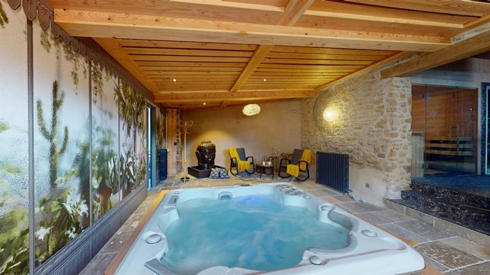 Image No.24-8 Bed House for sale