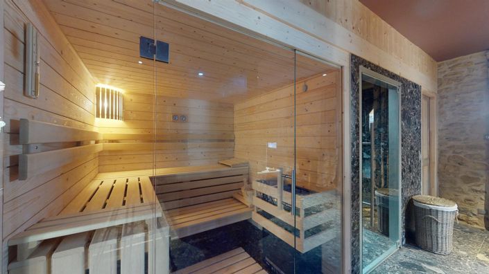 Image No.26-8 Bed House for sale