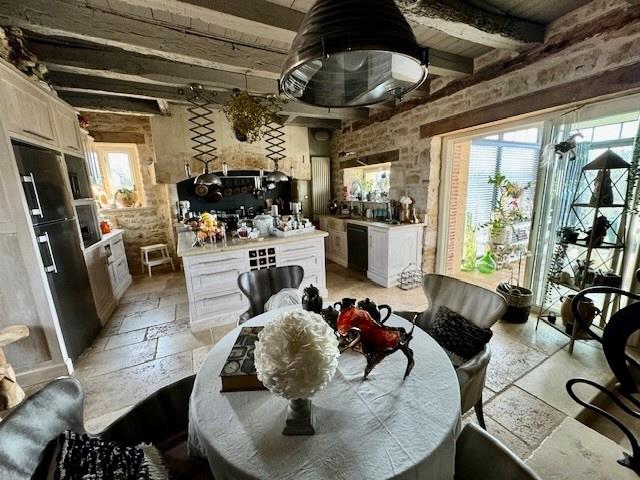 Image No.4-8 Bed House for sale