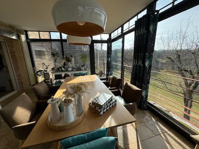 Image No.8-8 Bed House for sale