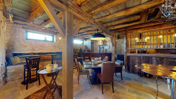 Image No.9-8 Bed House for sale