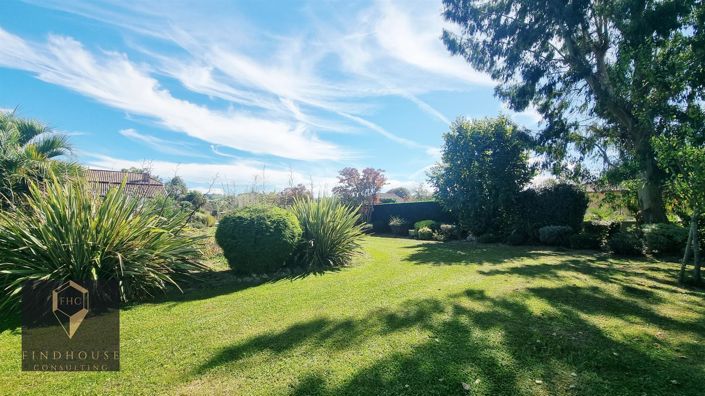 Image No.18-5 Bed House for sale