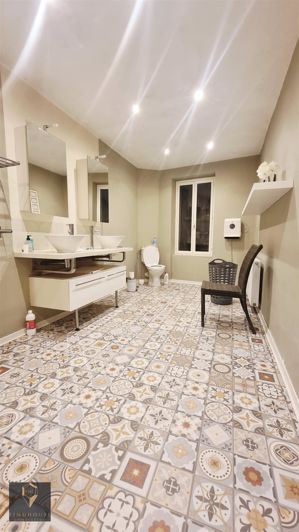 Image No.9-5 Bed House for sale