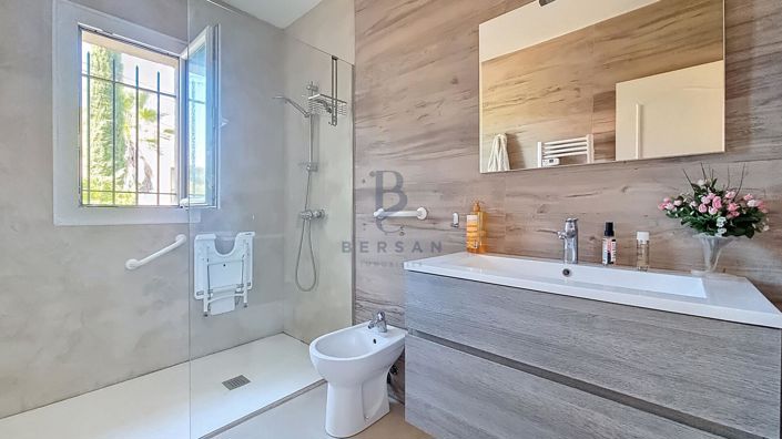 Image No.11-4 Bed House for sale