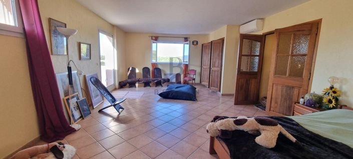 Image No.16-3 Bed Property for sale