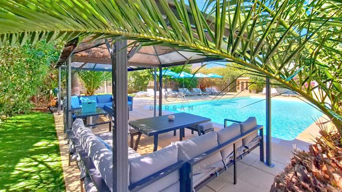 Image No.6-12 Bed House for sale