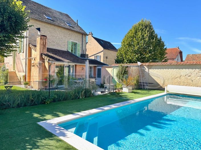 Image No.2-4 Bed House for sale