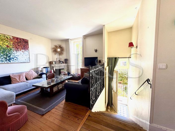 Image No.6-4 Bed House for sale