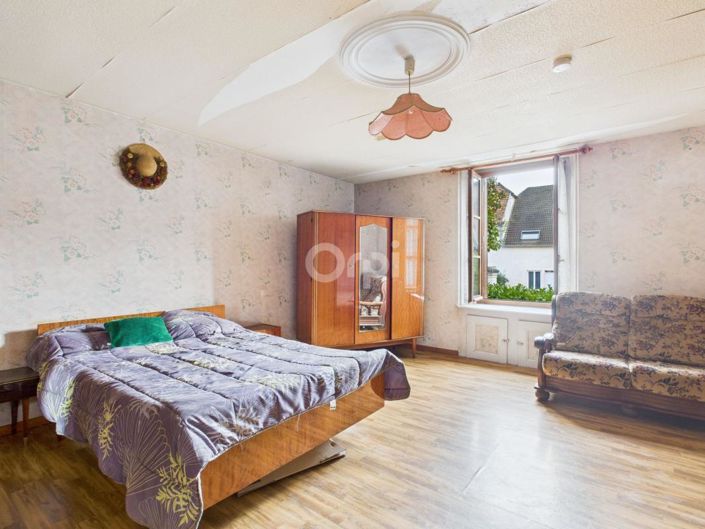 Image No.8-4 Bed House for sale