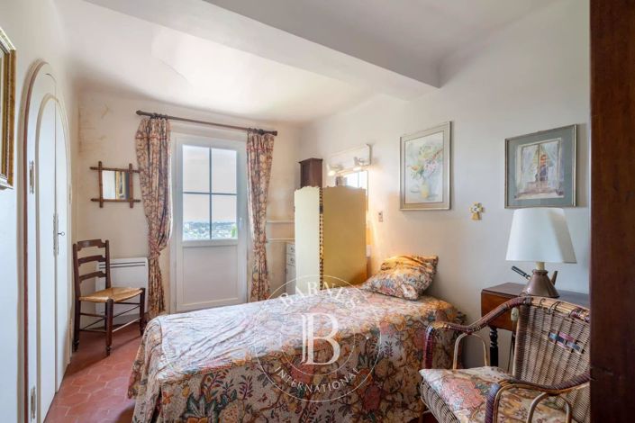 Image No.10-5 Bed House for sale