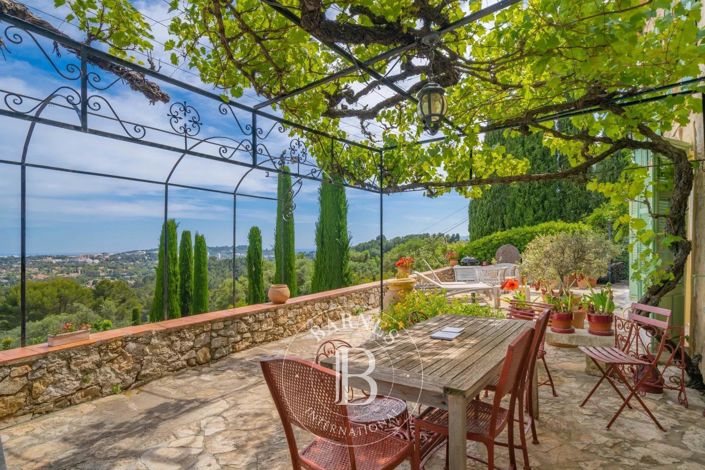 Image No.2-5 Bed House for sale