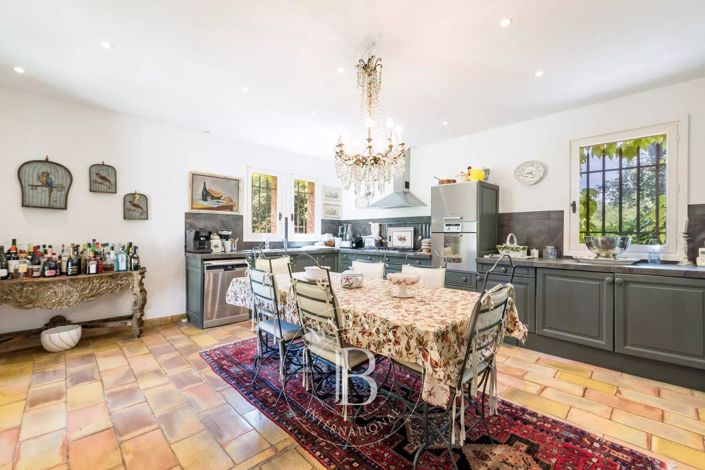 Image No.10-4 Bed House for sale