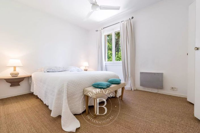 Image No.17-4 Bed House for sale