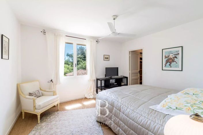 Image No.19-4 Bed House for sale