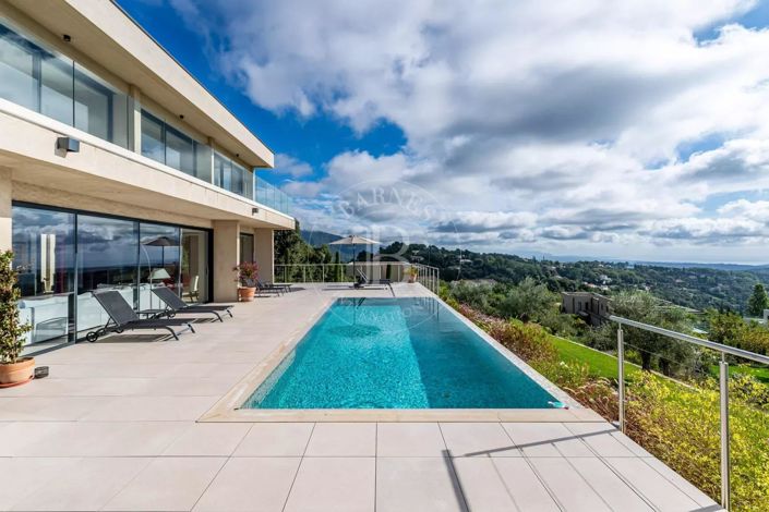 Image No.18-5 Bed House for sale