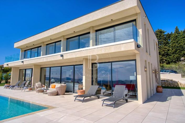 Image No.5-5 Bed House for sale