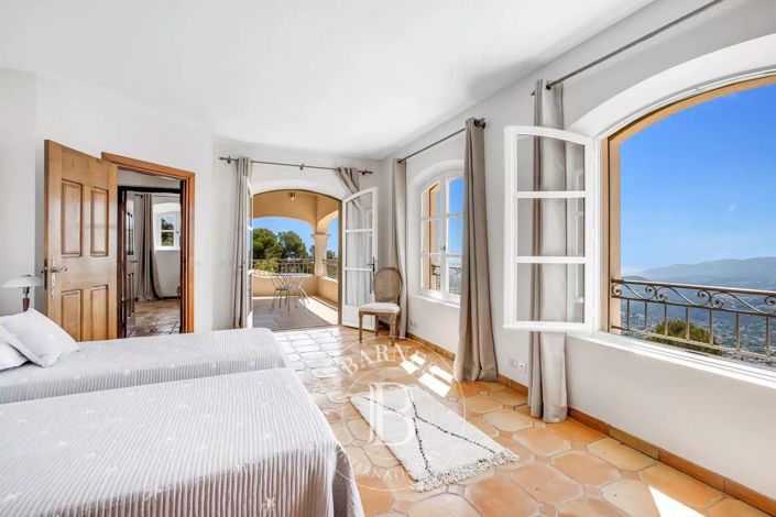 Image No.12-7 Bed House for sale