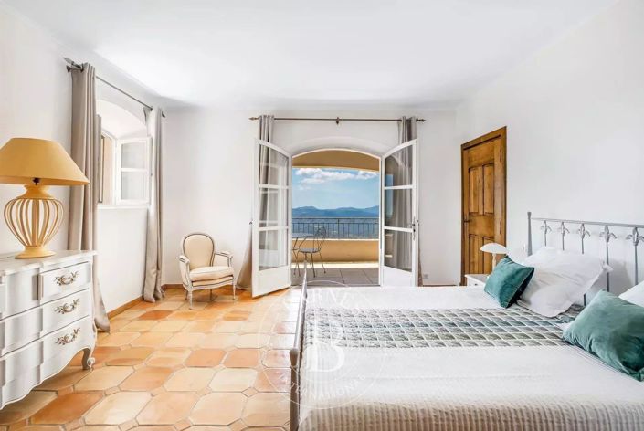 Image No.14-7 Bed House for sale