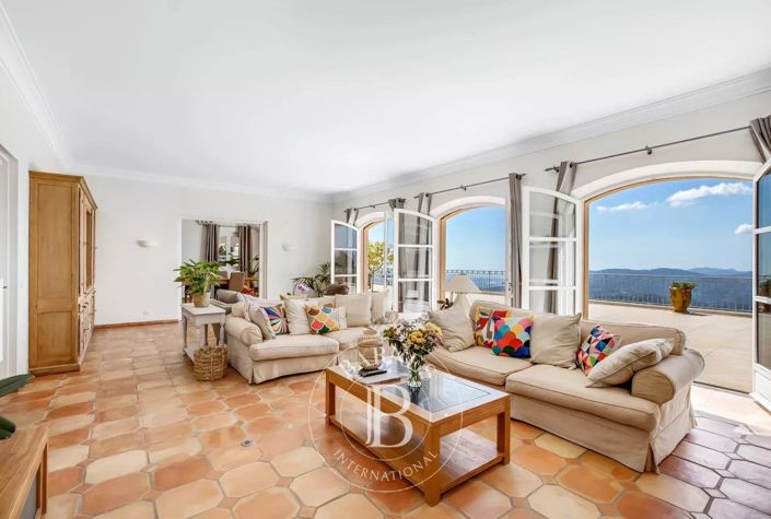 Image No.6-7 Bed House for sale