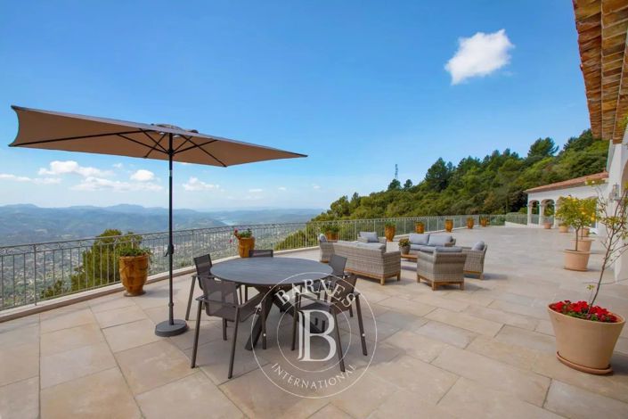 Image No.8-7 Bed House for sale