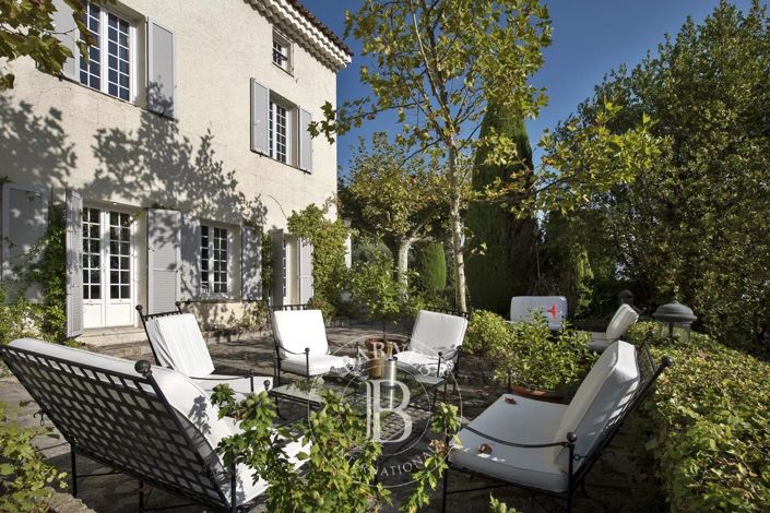 Image No.24-11 Bed House for sale