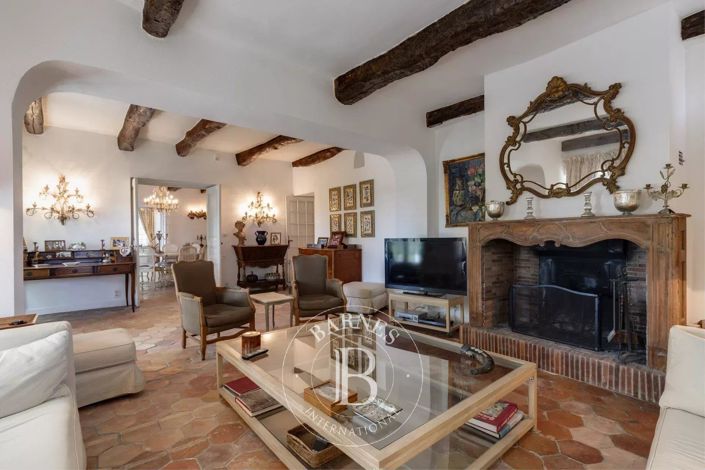 Image No.7-11 Bed House for sale