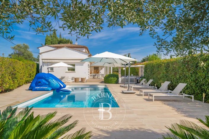 Image No.1-4 Bed House for sale