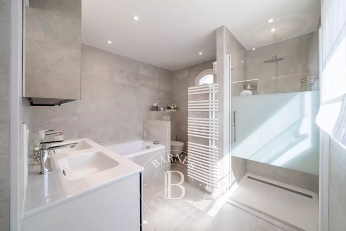 Image No.12-4 Bed House for sale