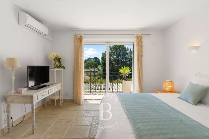 Image No.13-4 Bed House for sale