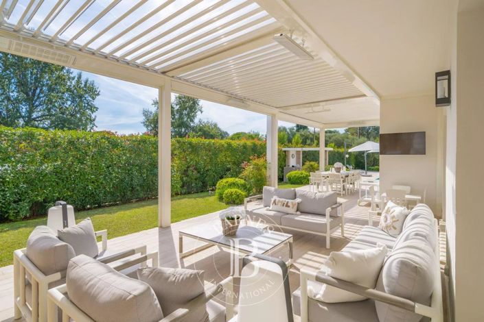 Image No.16-4 Bed House for sale