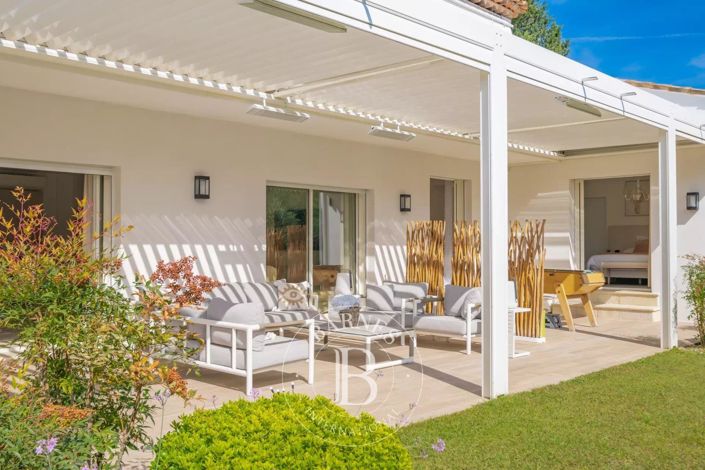 Image No.3-4 Bed House for sale