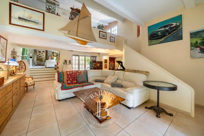 Image No.20-3 Bed House for sale