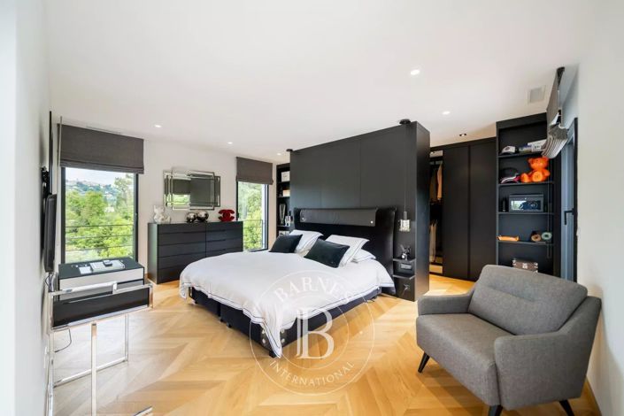 Image No.11-4 Bed House for sale