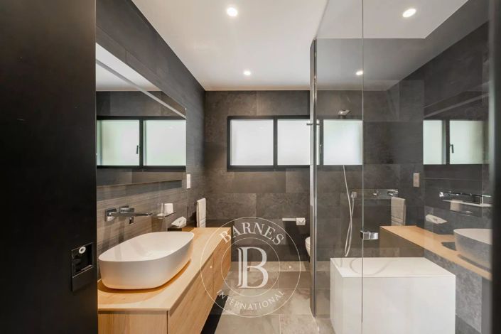 Image No.16-4 Bed House for sale