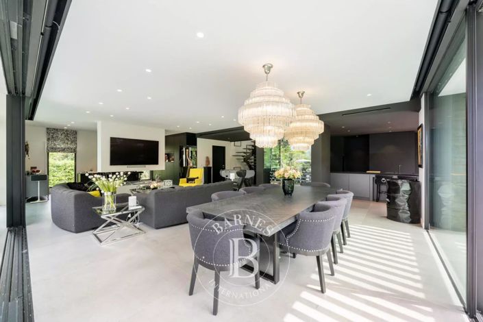 Image No.4-4 Bed House for sale