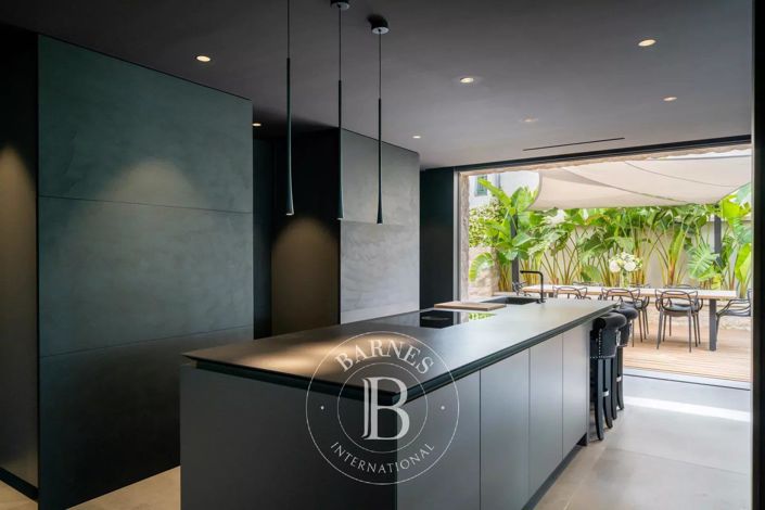 Image No.6-4 Bed House for sale