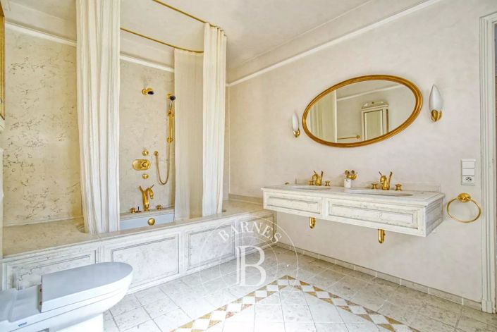 Image No.17-10 Bed House for sale