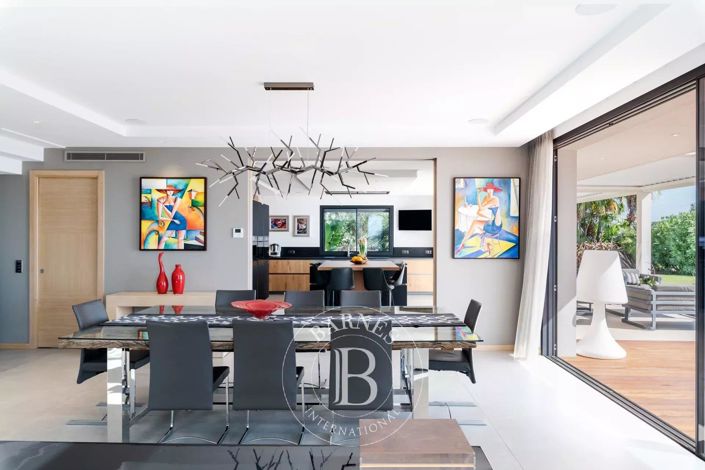 Image No.14-5 Bed House for sale