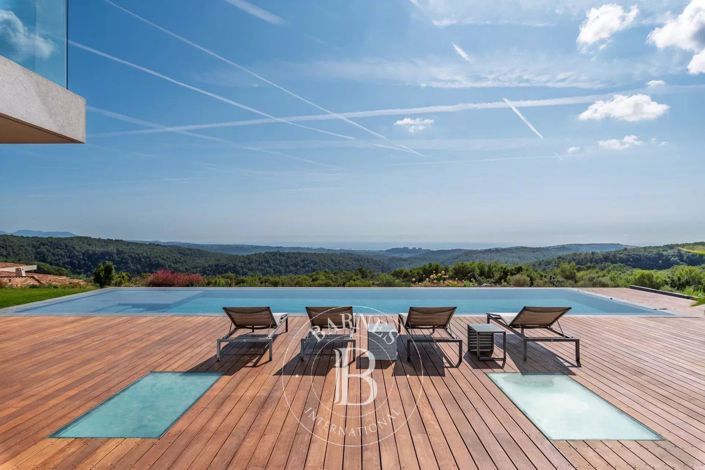 Image No.2-5 Bed House for sale