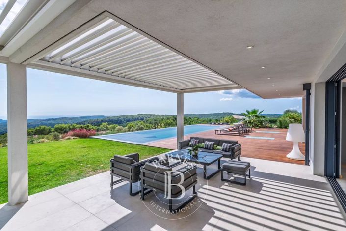 Image No.23-5 Bed House for sale