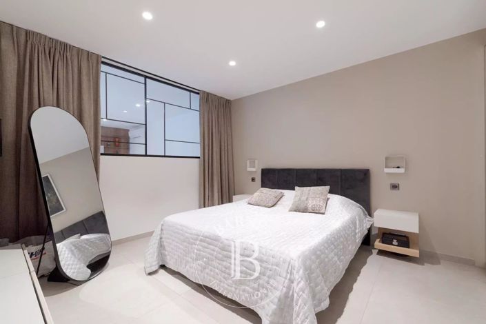 Image No.26-5 Bed House for sale