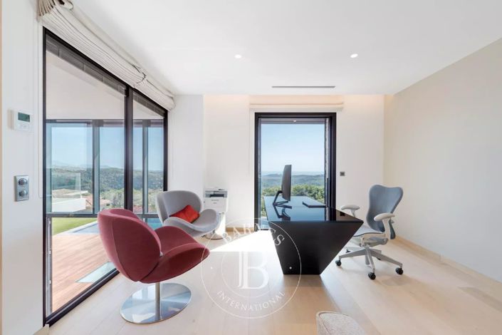 Image No.28-5 Bed House for sale