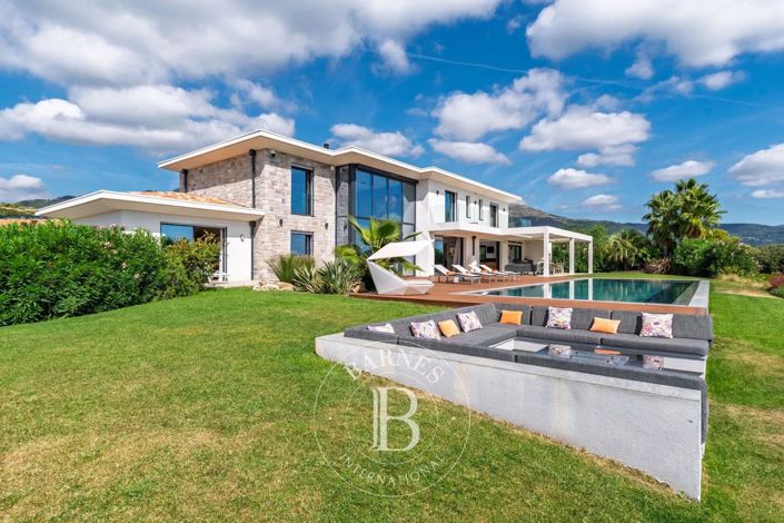 Image No.3-5 Bed House for sale