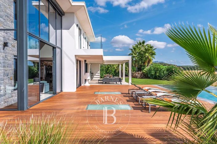 Image No.31-5 Bed House for sale