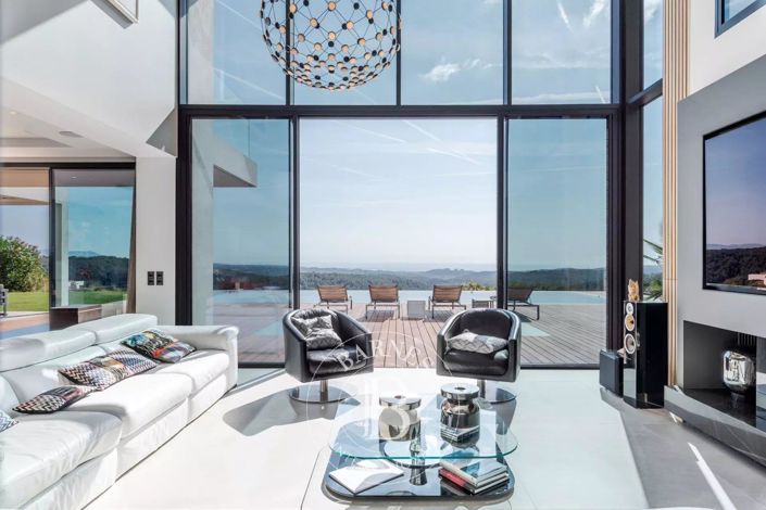 Image No.7-5 Bed House for sale