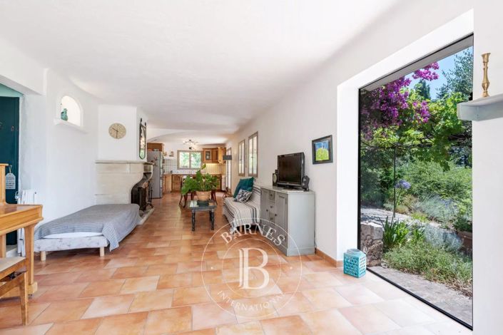 Image No.11-4 Bed House for sale