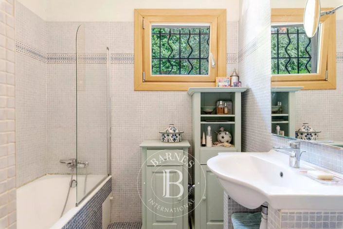 Image No.19-4 Bed House for sale