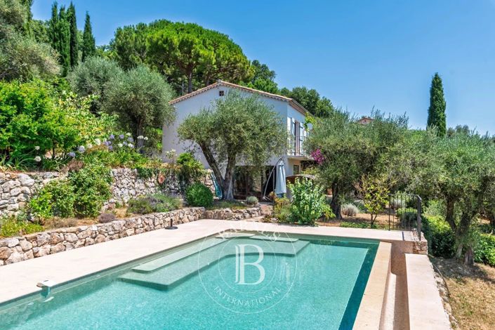 Image No.2-4 Bed House for sale