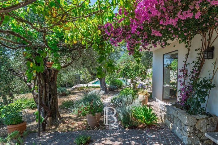 Image No.7-4 Bed House for sale