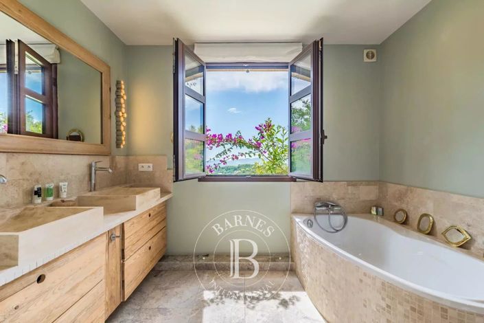 Image No.13-5 Bed House for sale